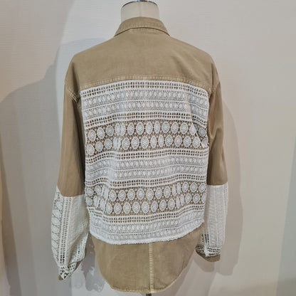 Surchemise en jeans et dentelle