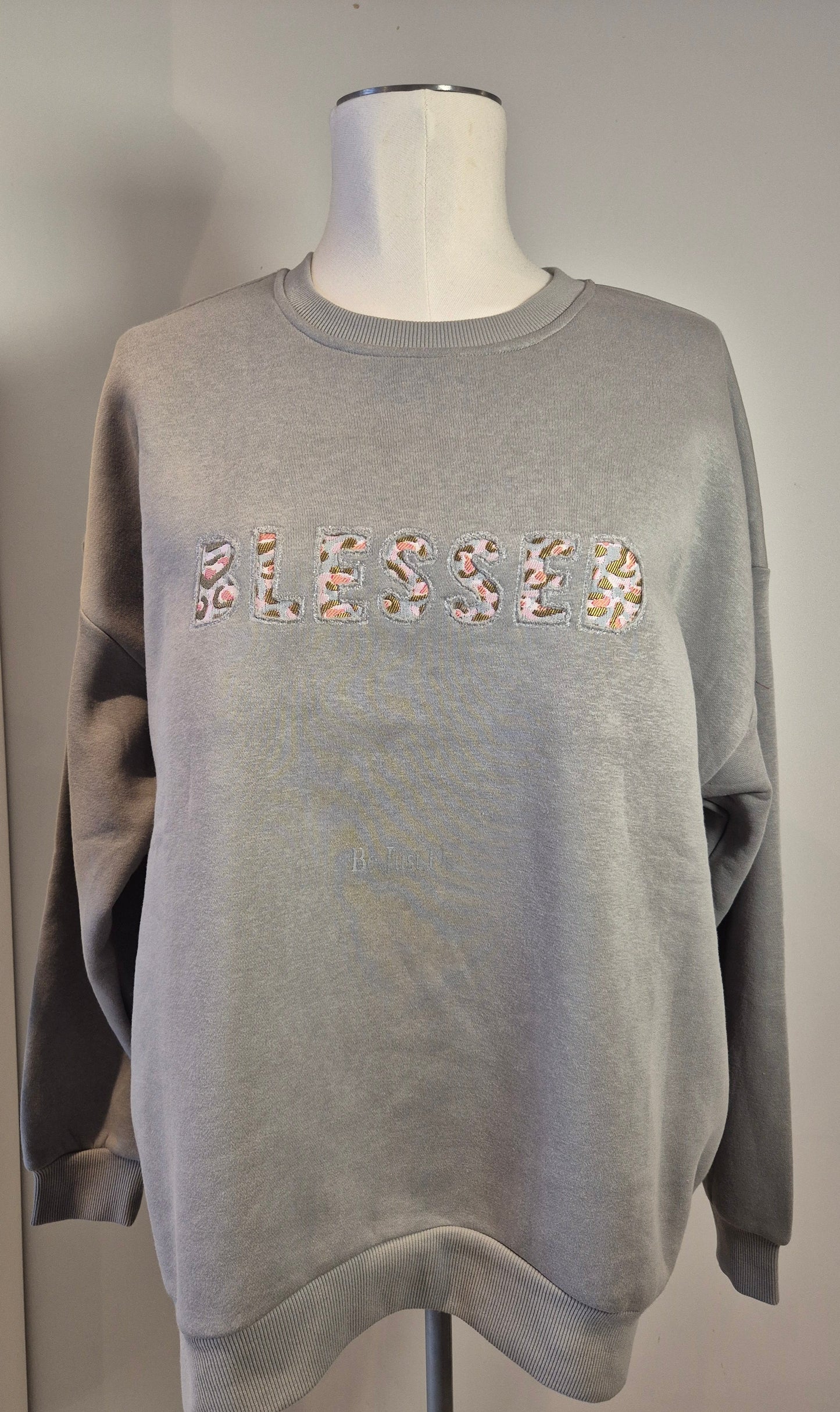 Sweat Oversize gris “Blessed”