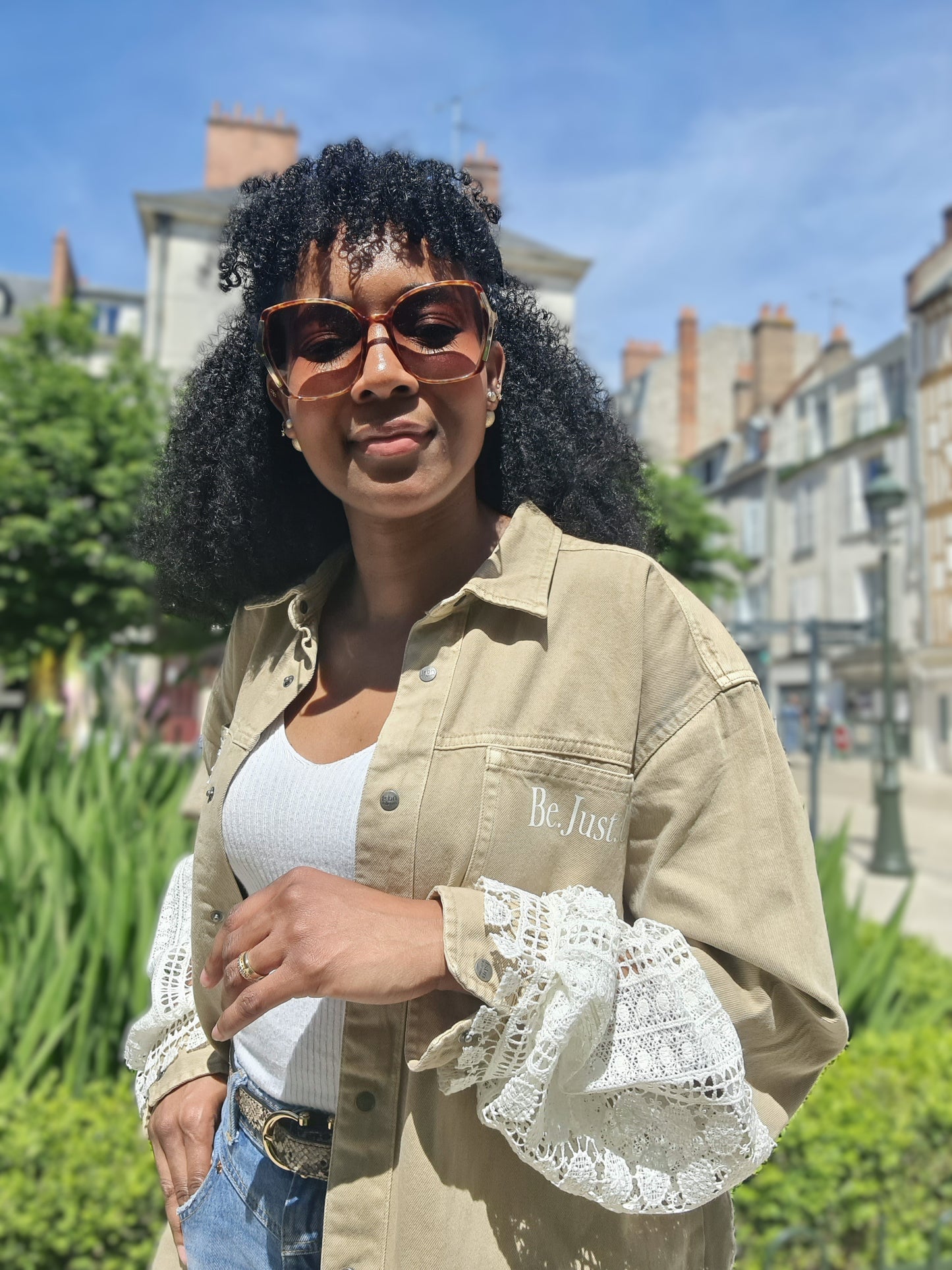 Surchemise en jeans et dentelle