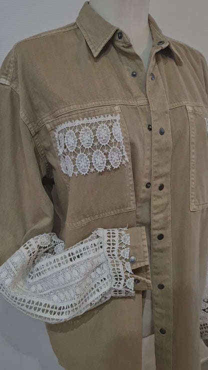 Surchemise en jeans et dentelle